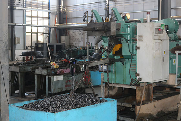 冠航起重機械生產設備展示